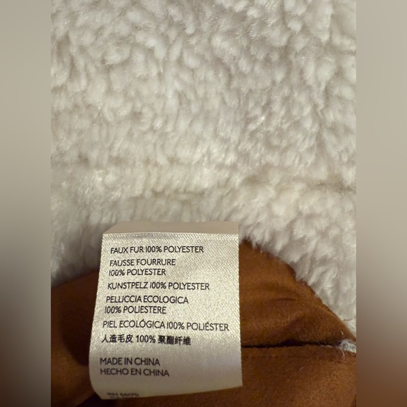 Free People oversized faux fur teddy jacket. Size Large. Worn once. - Picture 6 of 13